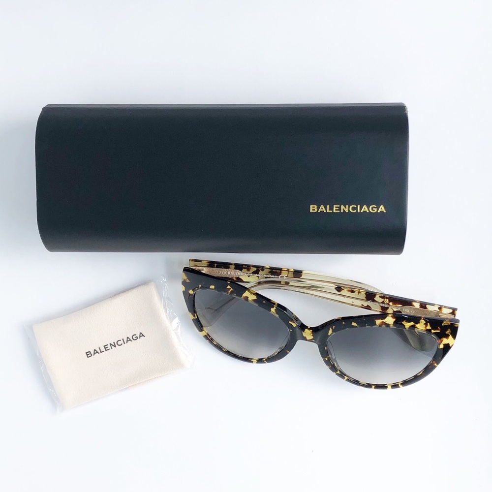 Balenciaga Cat Eye Sunglasses - Picture 4 of 8